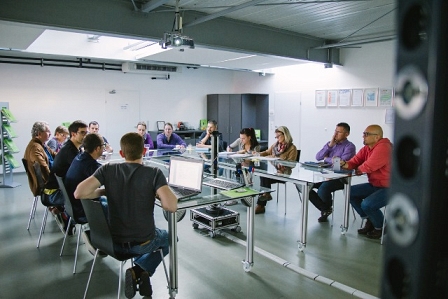 Menschen in einem Konferenzraum